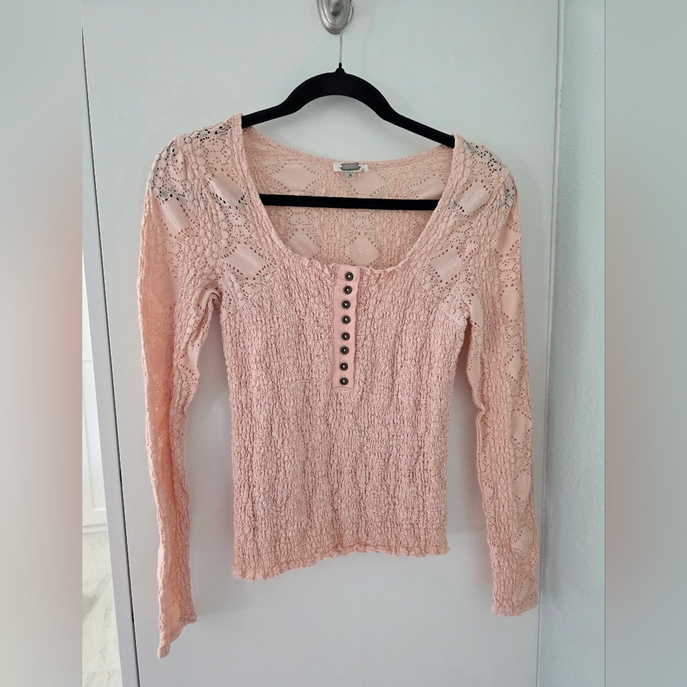 Gimmicks by BKE Pink Lace Blouse